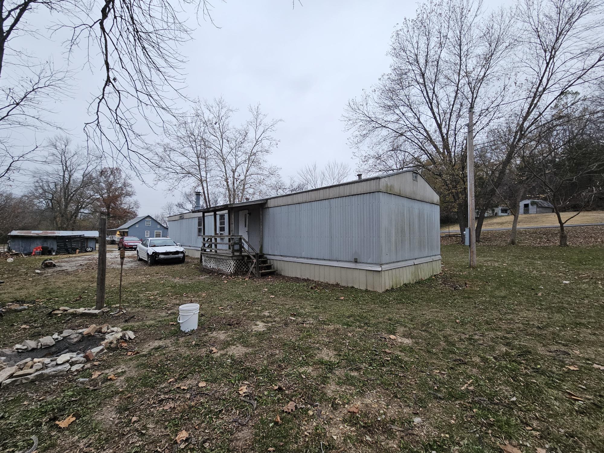 306/308 Jesse James Road Property Photo 13