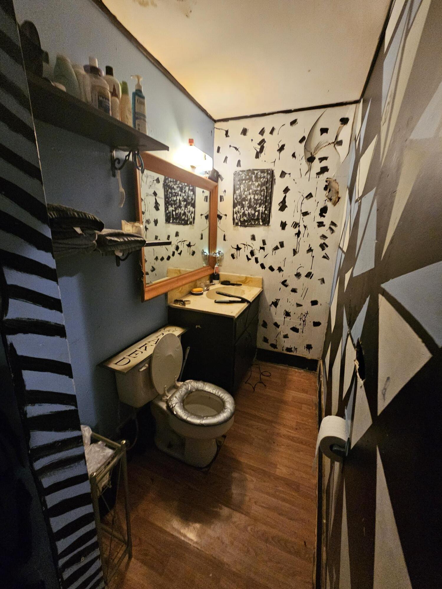 306/308 Jesse James Road Property Photo 18