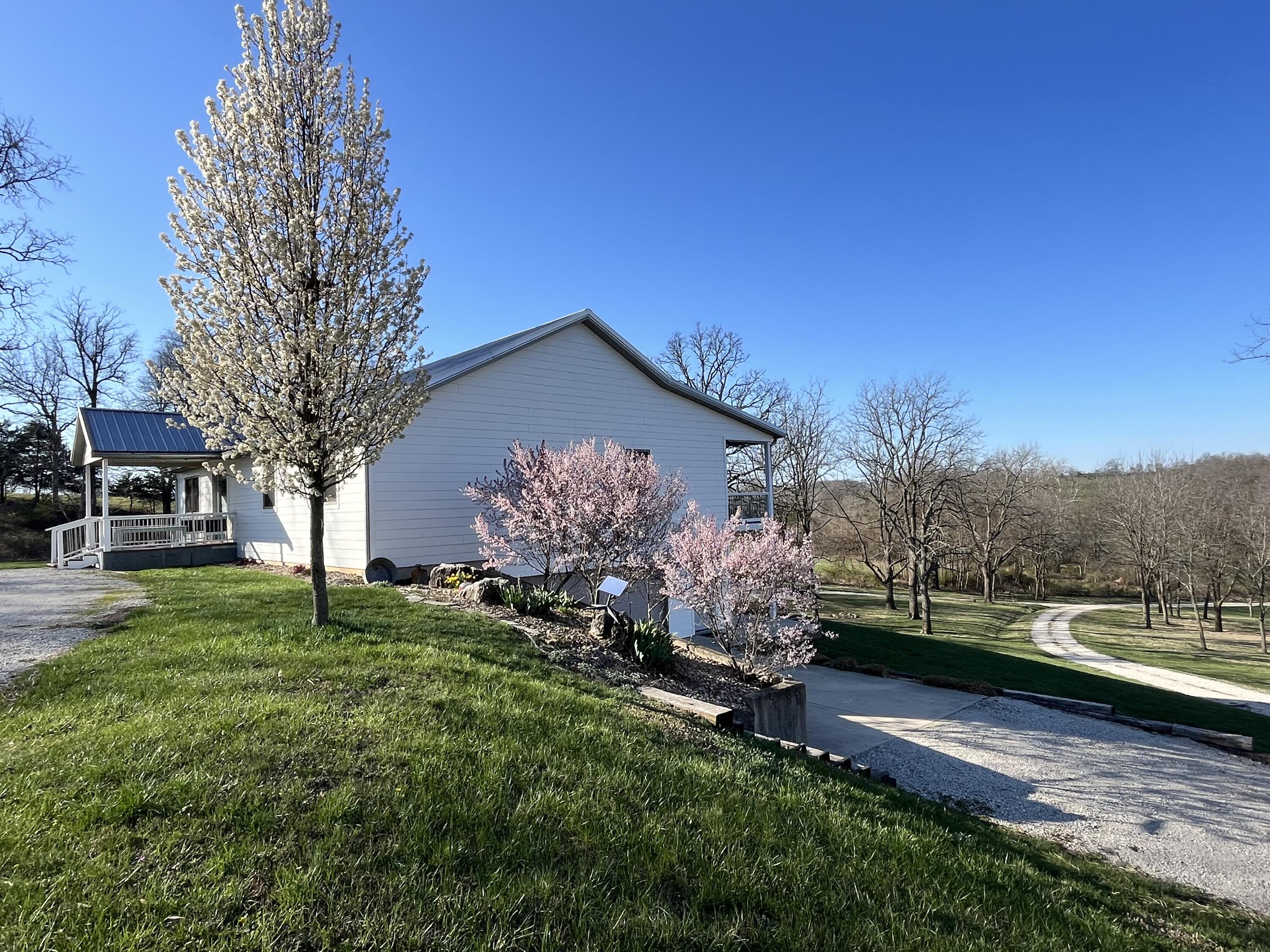 4404 Girlstown Road Property Photo 6
