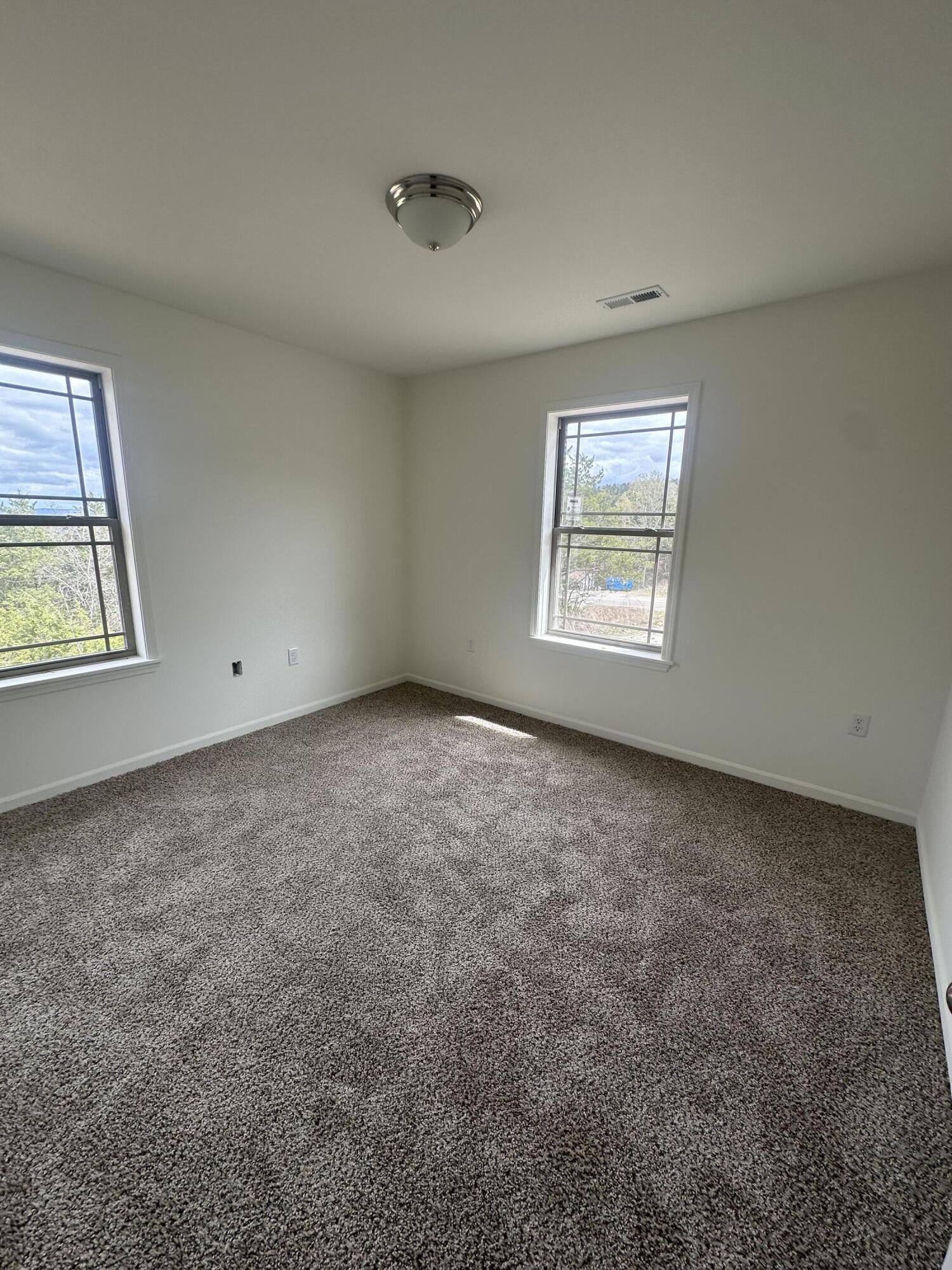 491 Pine Woods Village Drive Property Photo 10