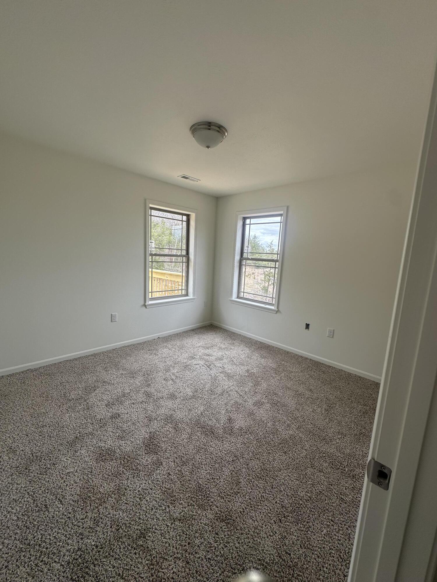 491 Pine Woods Village Drive Property Photo 12