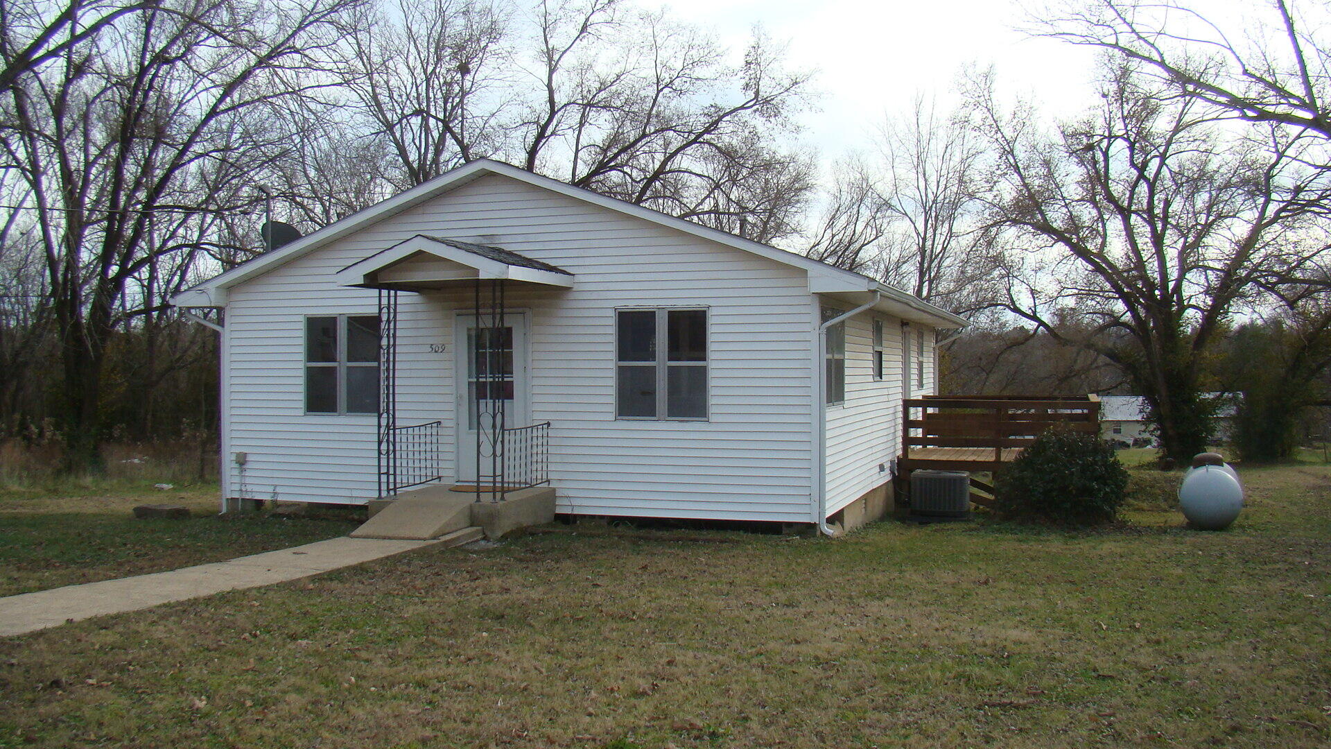 509 East 3rd Street Property Photo 1