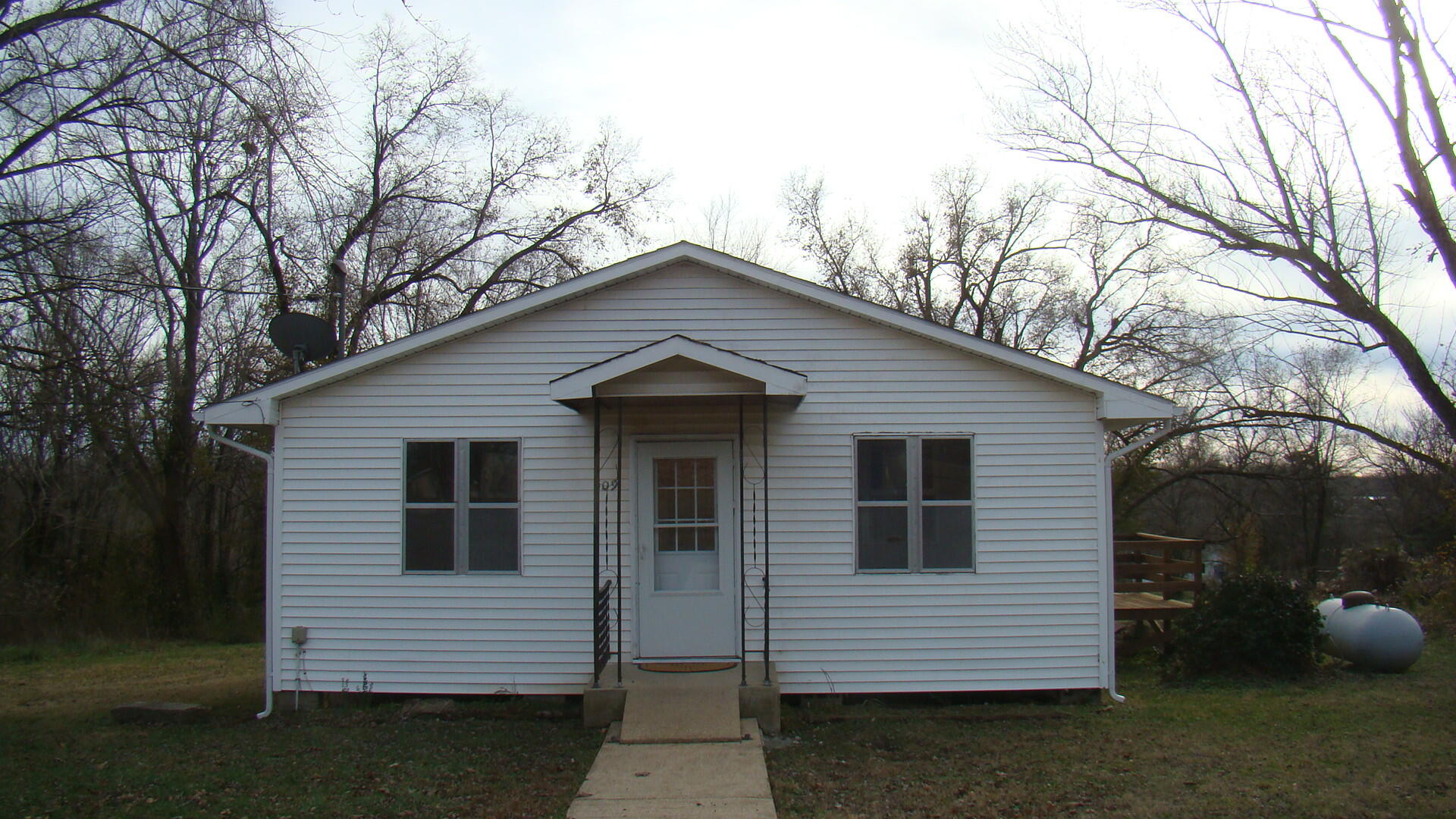 509 East 3rd Street Property Photo 6