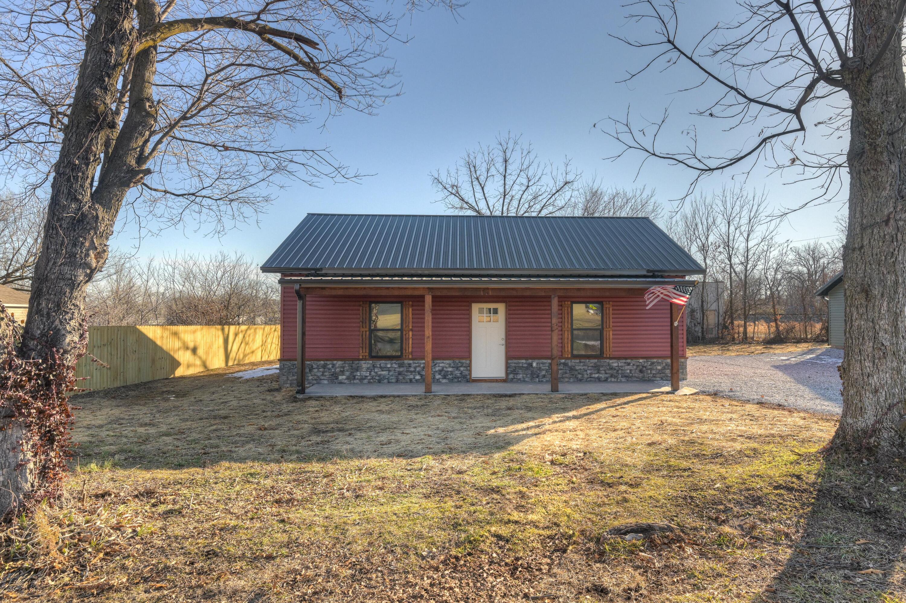 105 Whitmore Street Property Photo 2