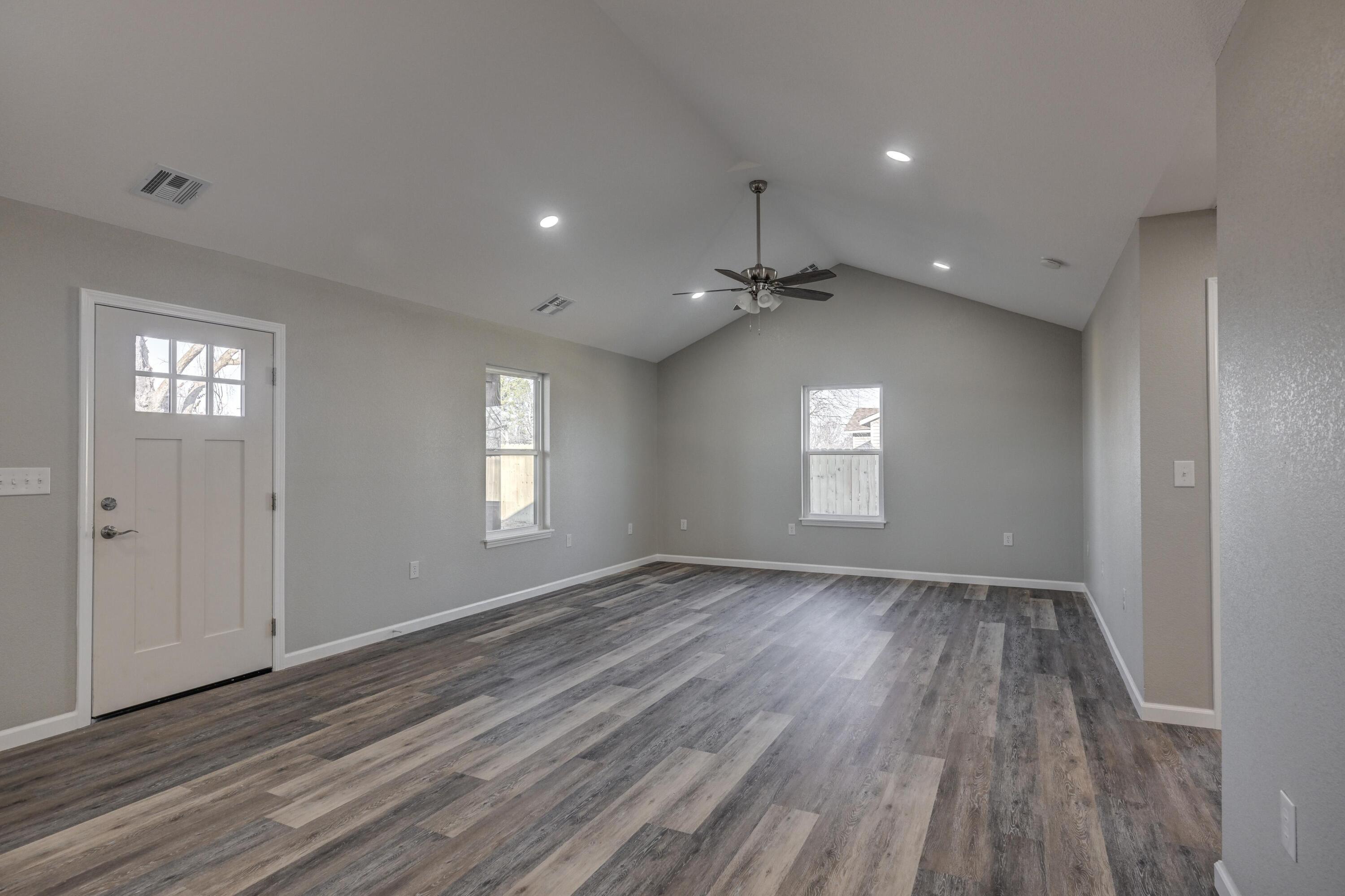 105 Whitmore Street Property Photo 4