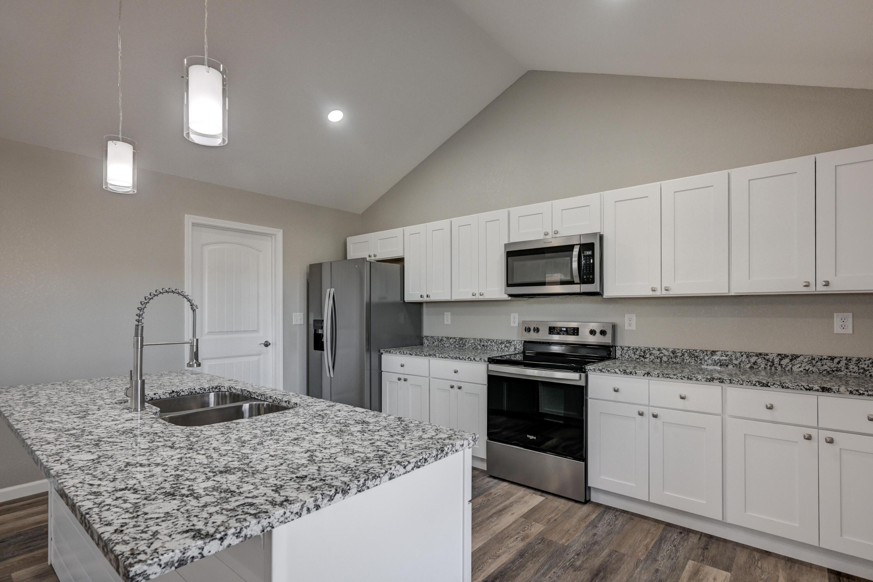 105 Whitmore Street Property Photo 8