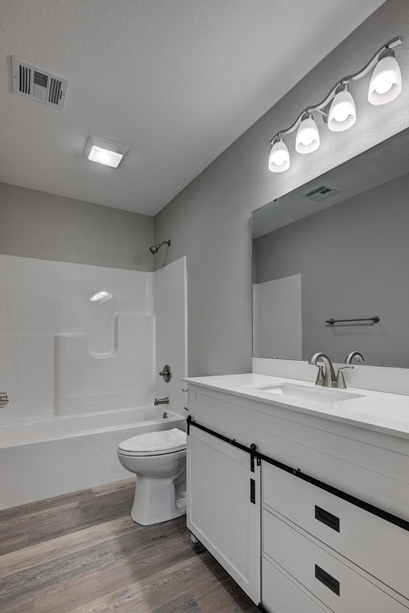 105 Whitmore Street Property Photo 15