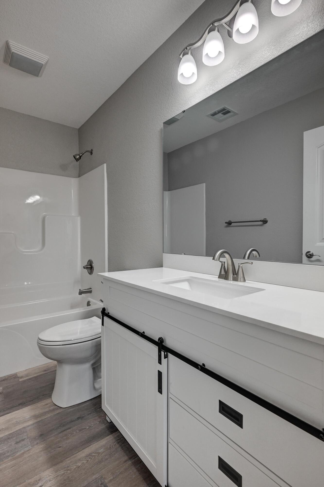 105 Whitmore Street Property Photo 16
