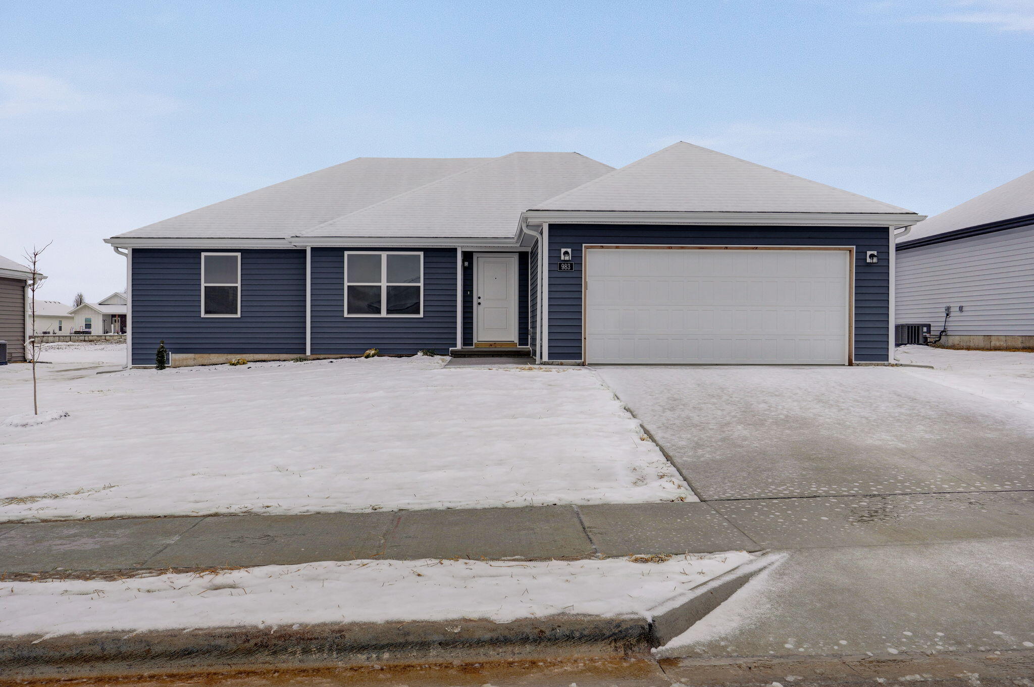 983 North Labrador Avenue Property Photo