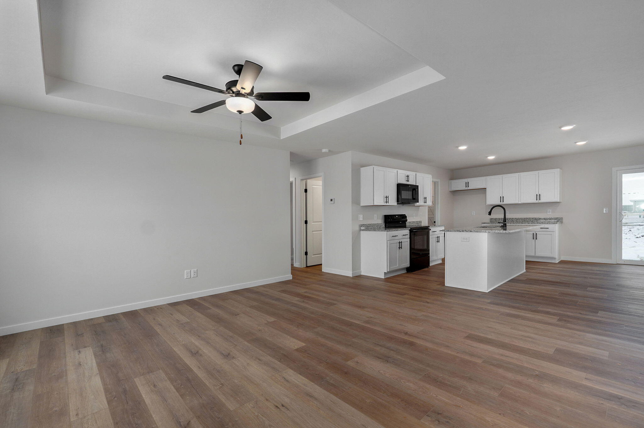 983 North Labrador Avenue Property Photo 6