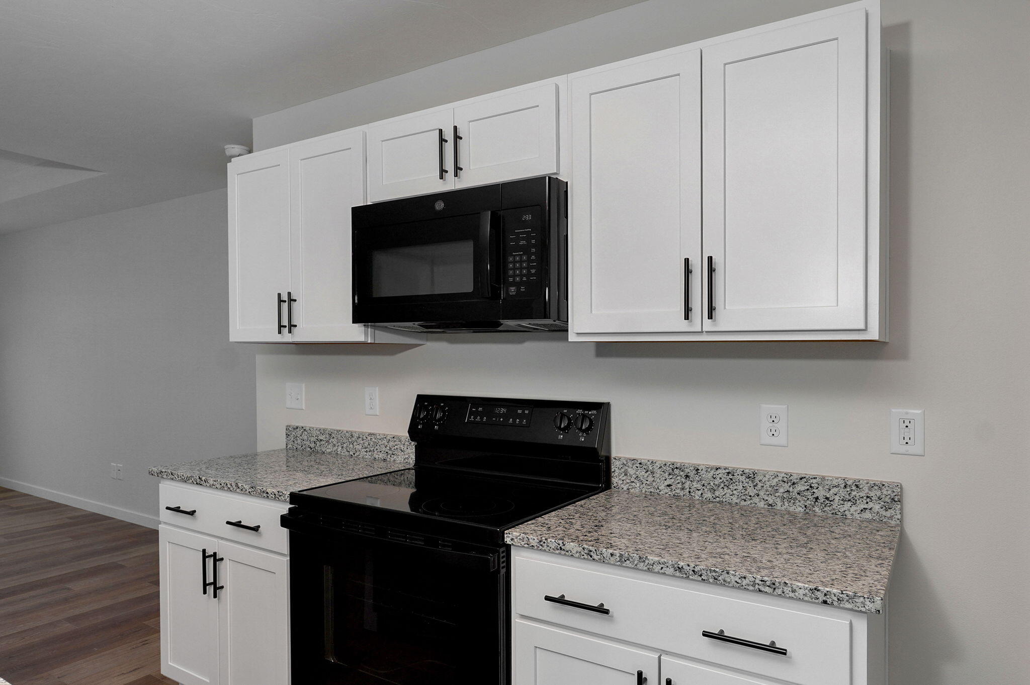 983 North Labrador Avenue Property Photo 13