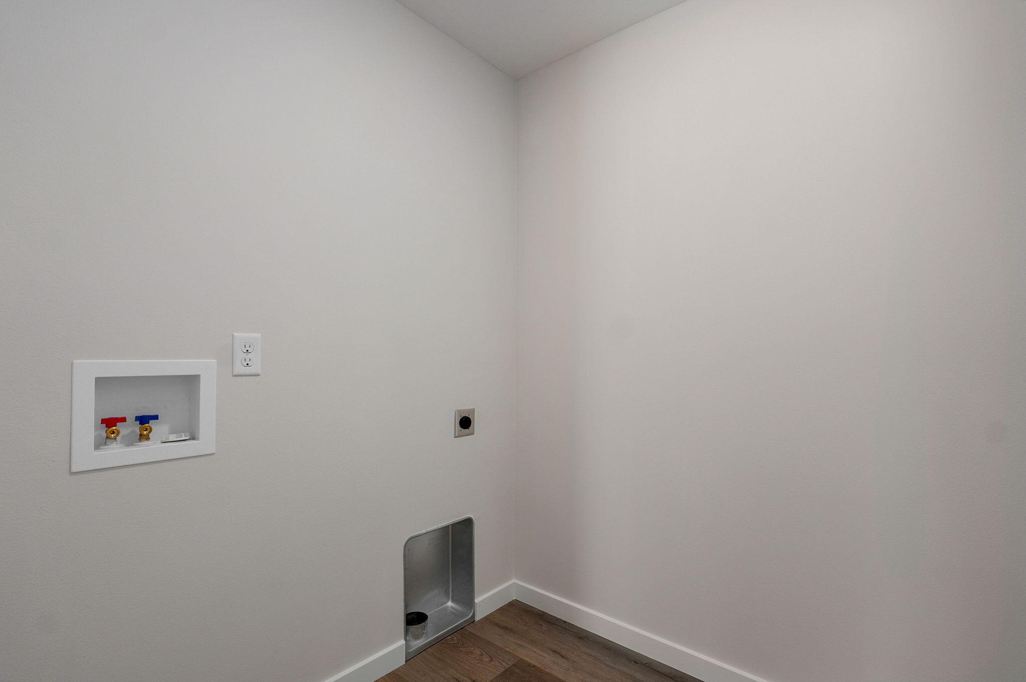 983 North Labrador Avenue Property Photo 15