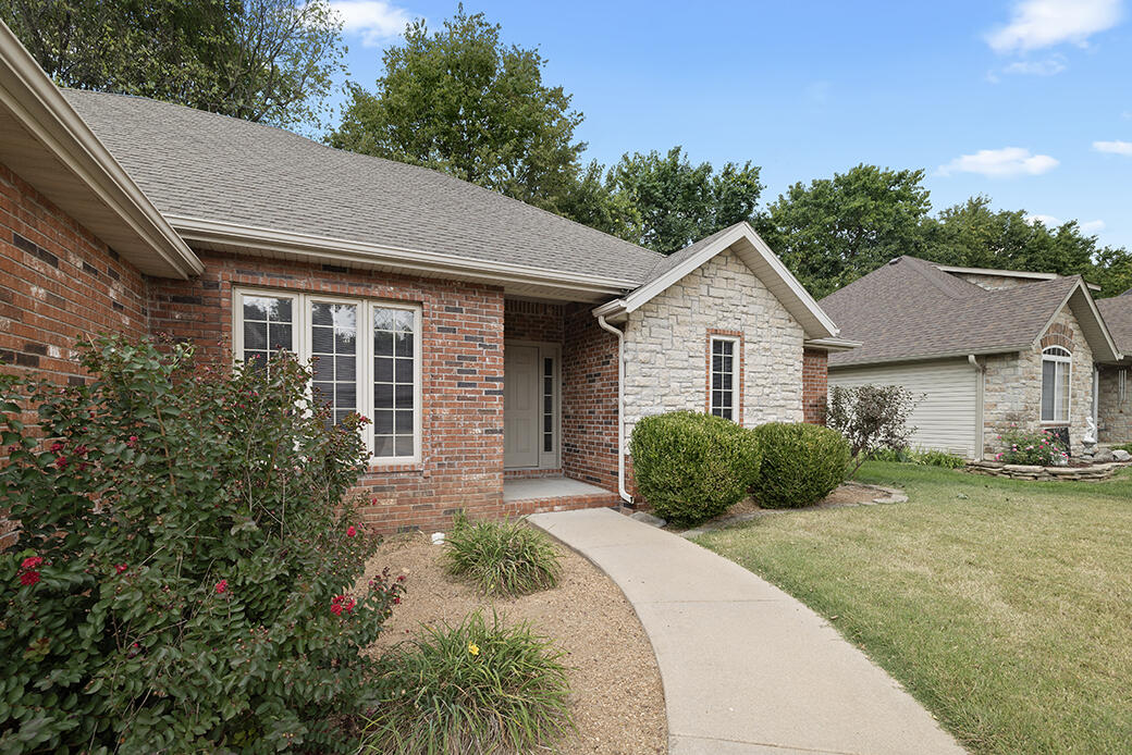 865 South Long Drive Property Photo 4