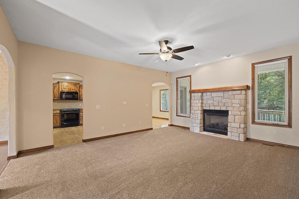 865 South Long Drive Property Photo 6