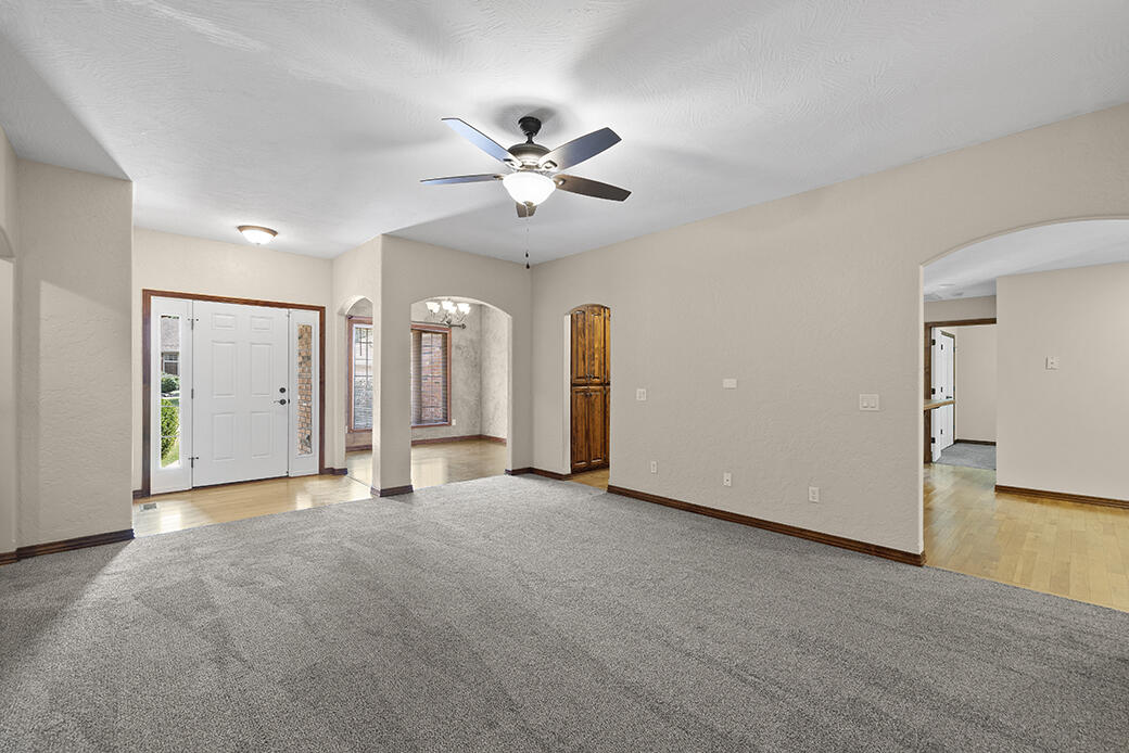 865 South Long Drive Property Photo 8