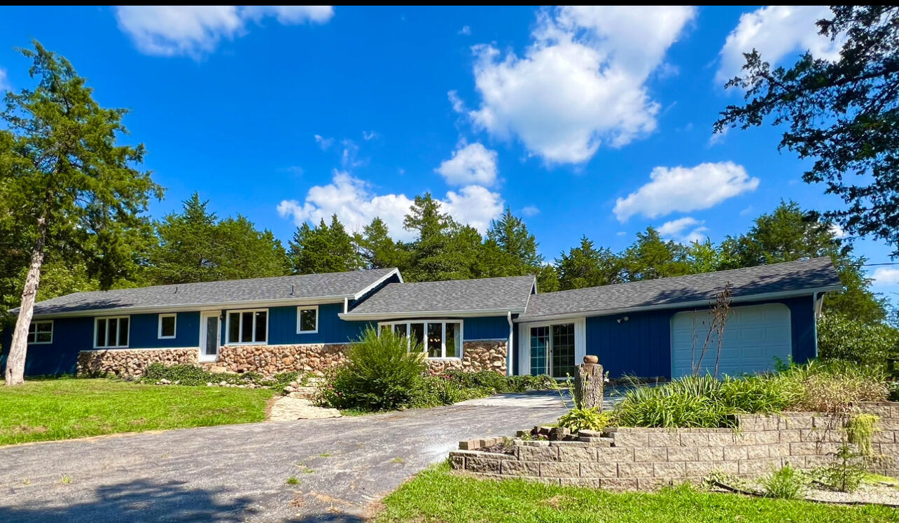 20 Creek Bluff Drive Property Photo 1