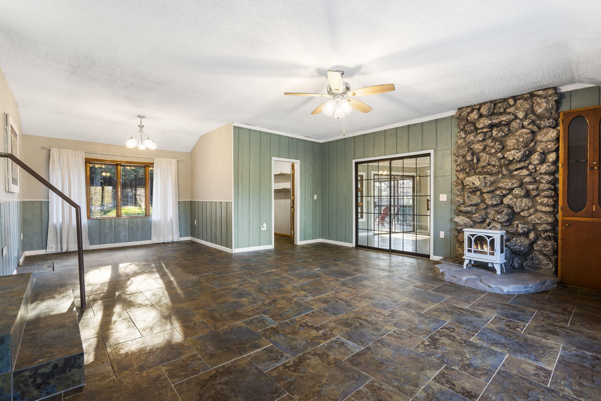 20 Creek Bluff Drive Property Photo 25