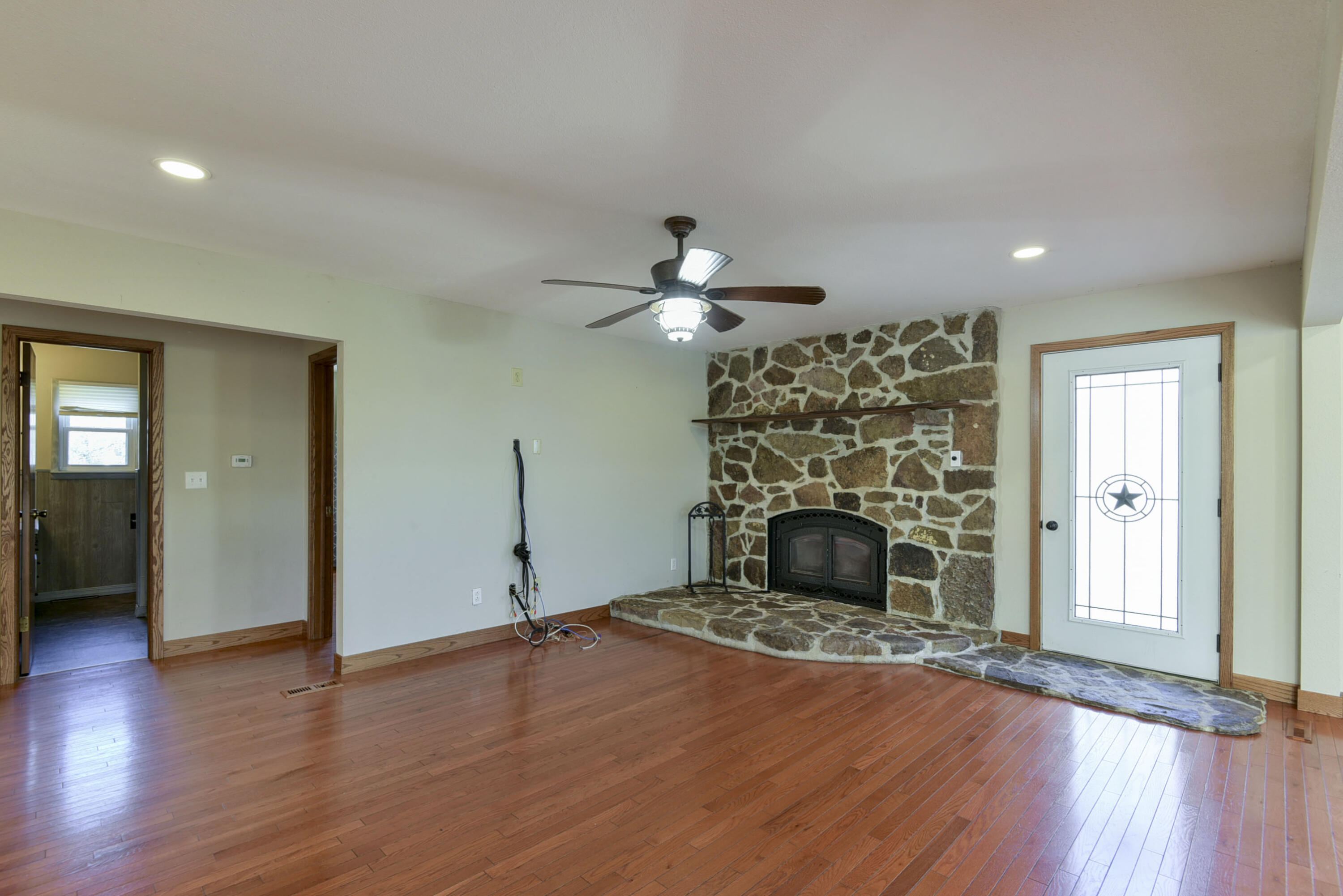 3265 Lakeview Lane Property Photo 7