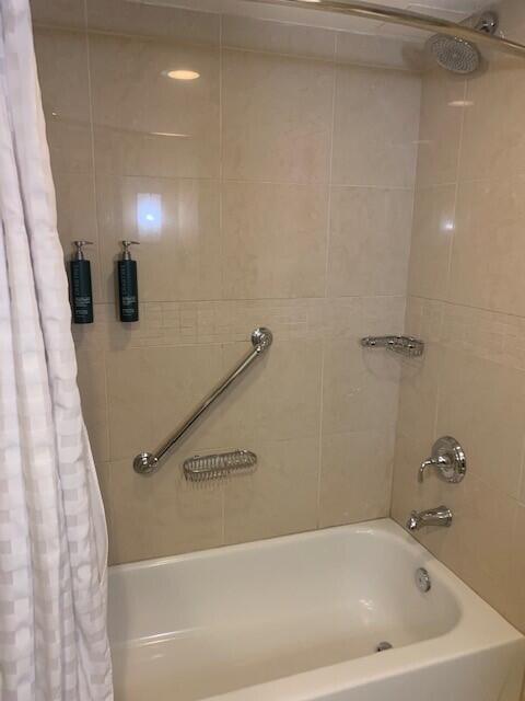 200 South Sycamore Street Property Photo 8