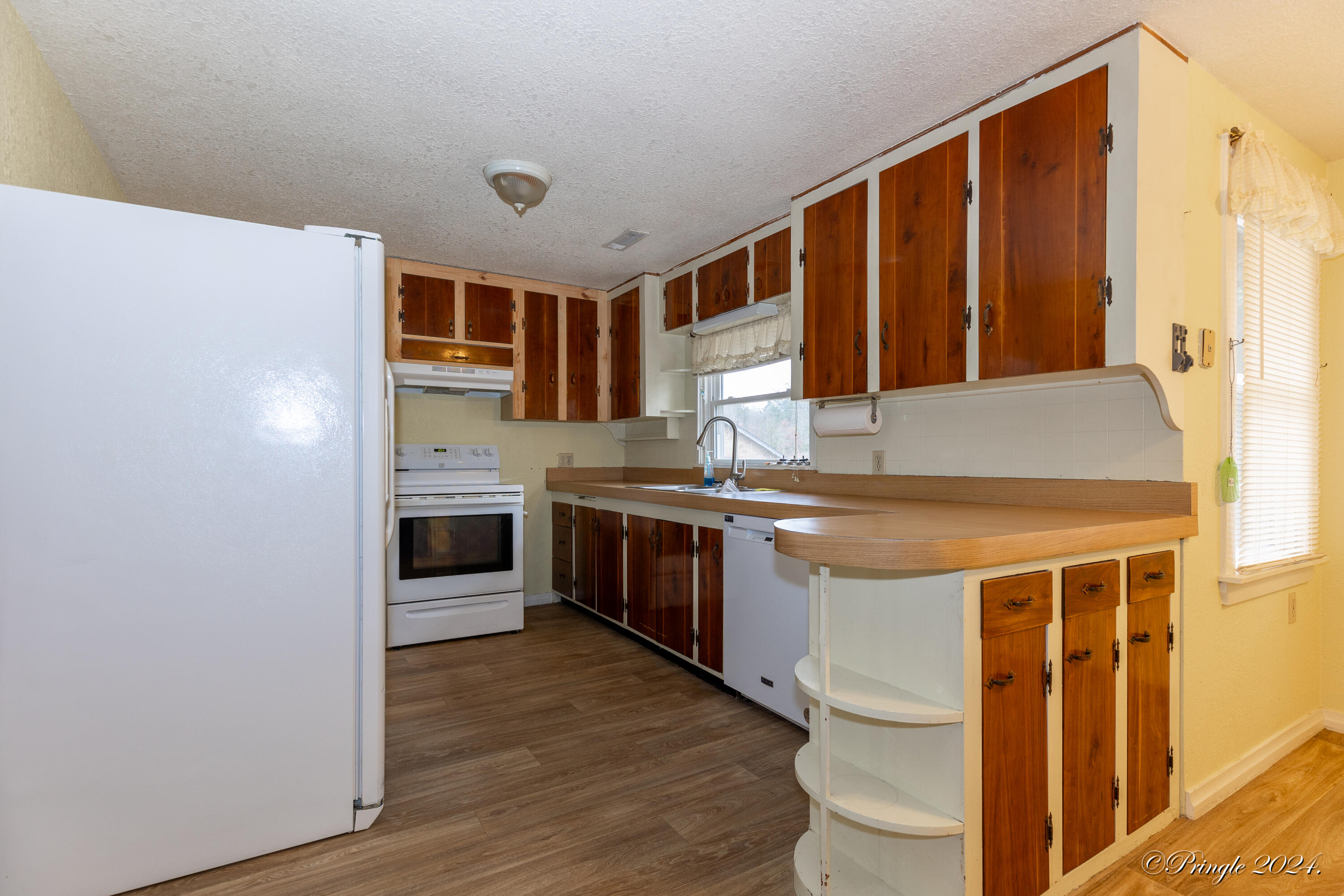 9666 County Road 6070 Property Photo 9