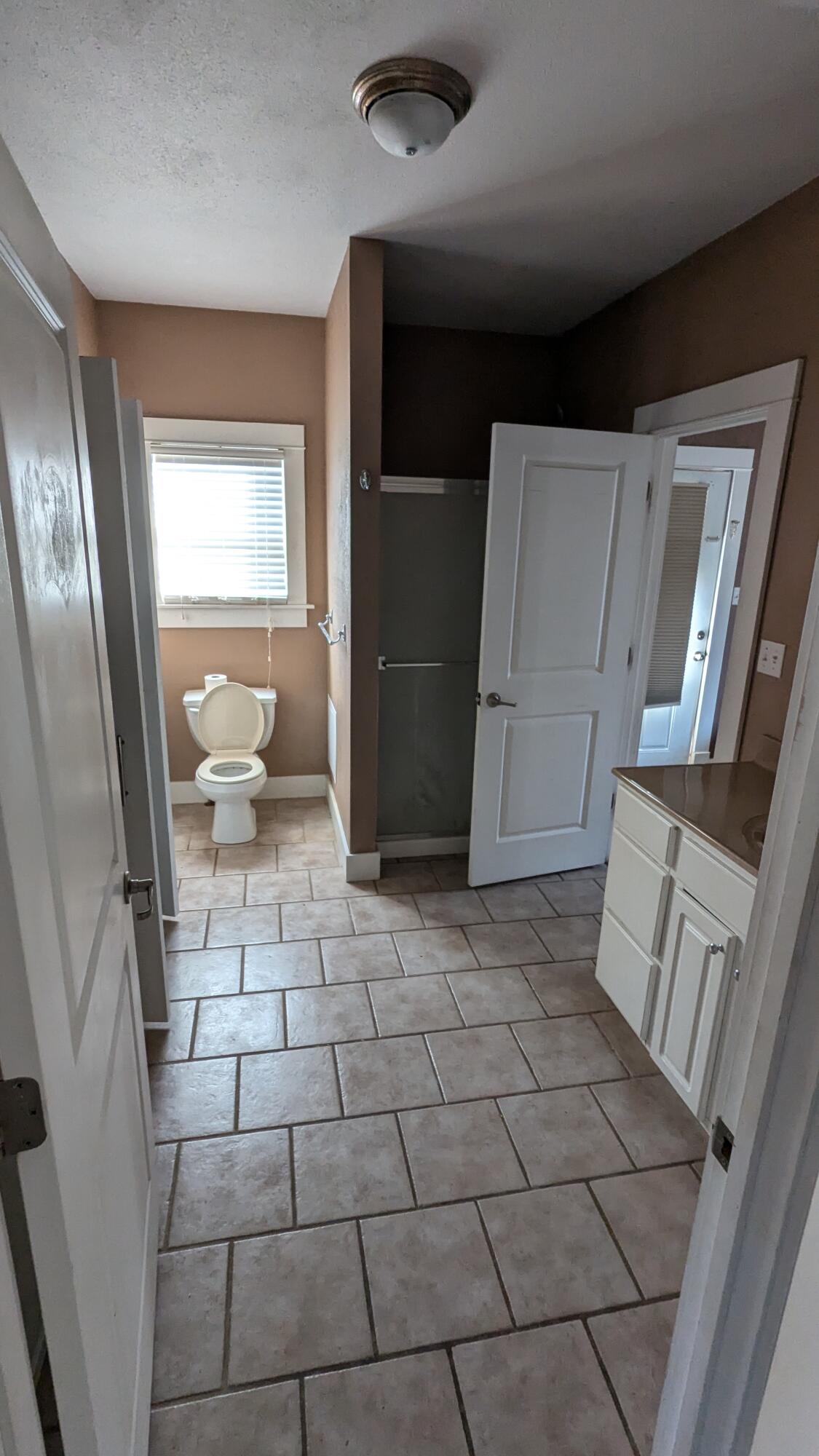 1401 South Barrett Avenue Property Photo 6