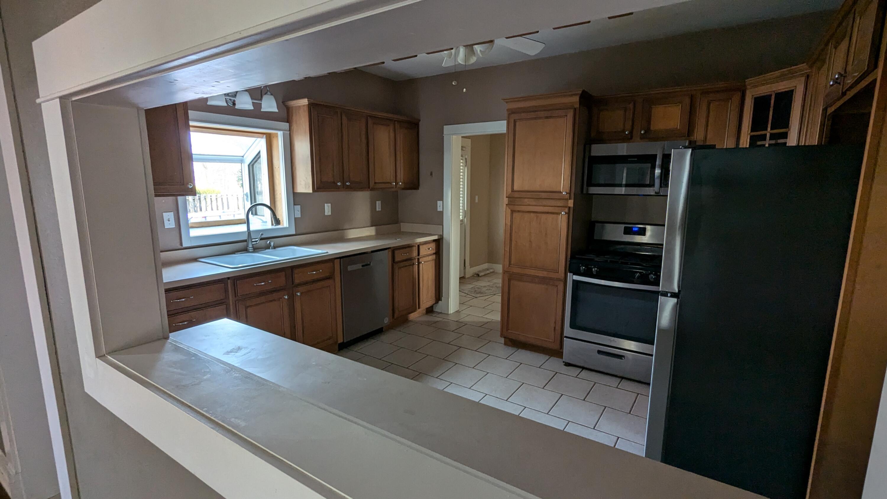 1401 South Barrett Avenue Property Photo 7