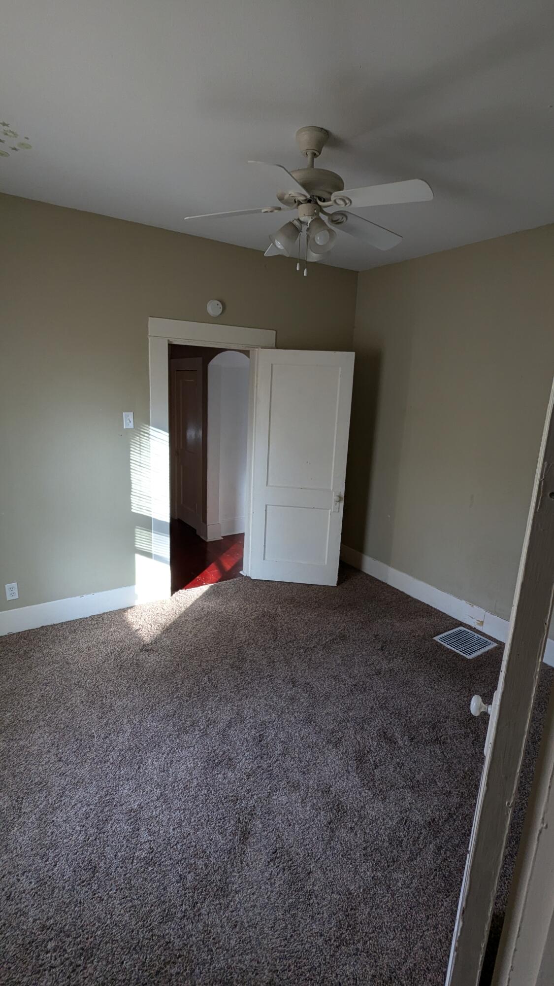 1401 South Barrett Avenue Property Photo 12