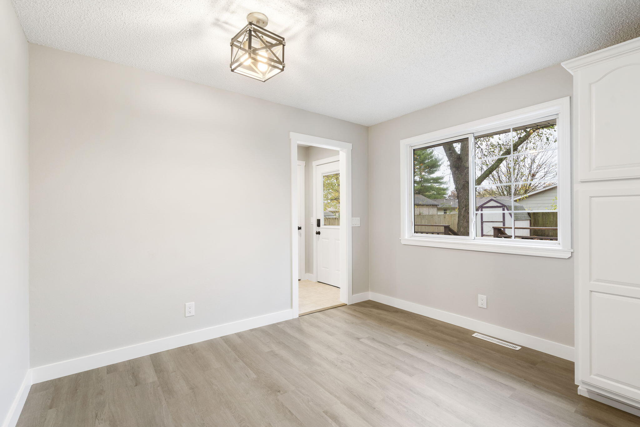 145 South Allen Avenue Property Photo 14
