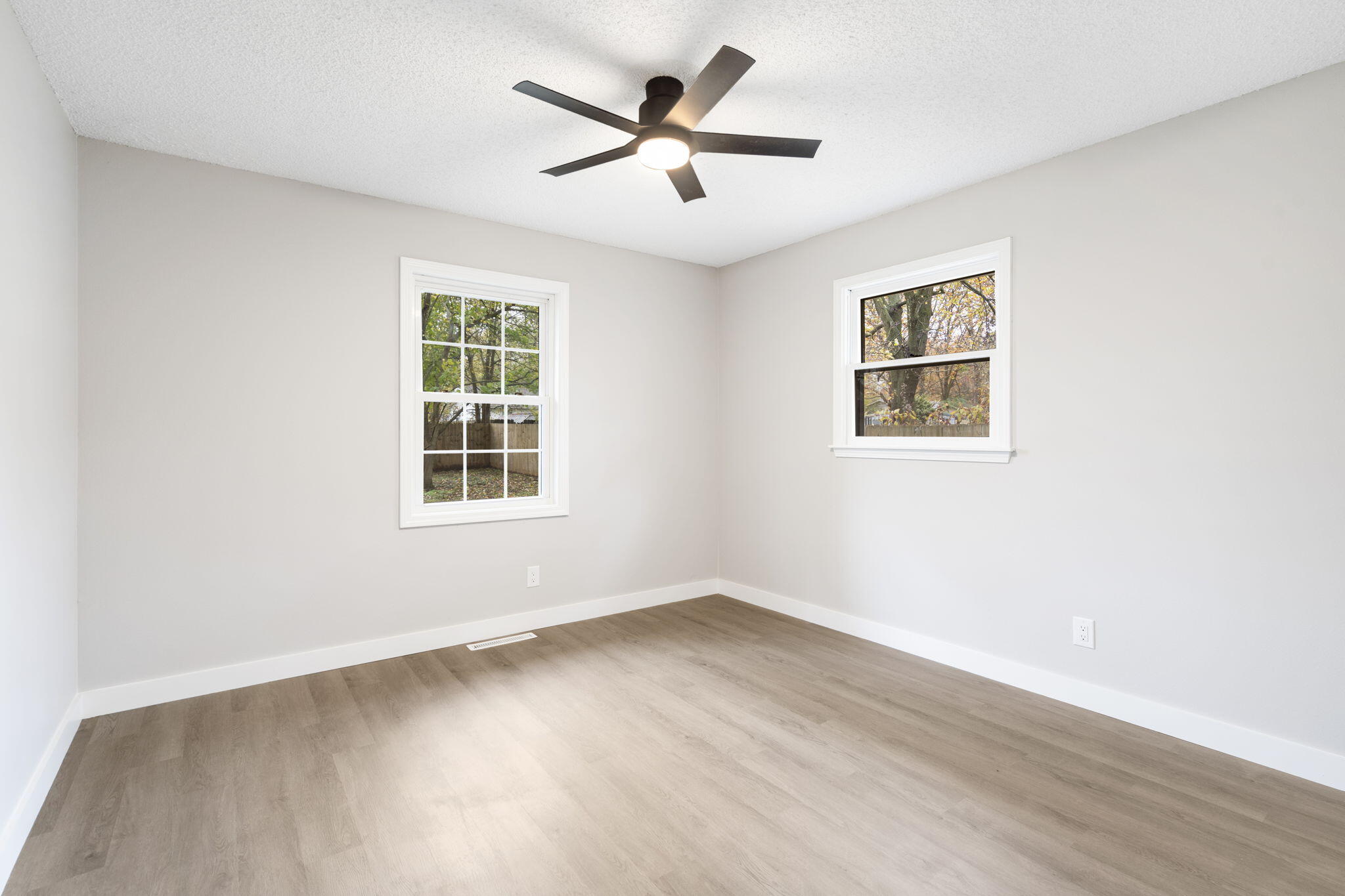 145 South Allen Avenue Property Photo 21
