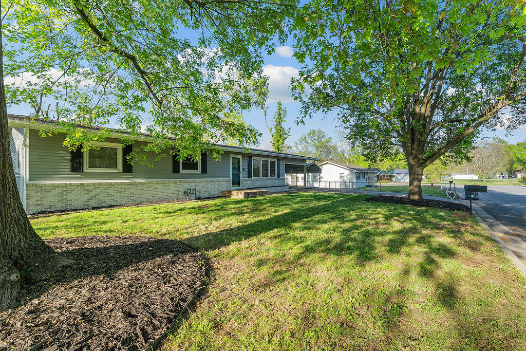 103 North Spring Street Property Photo 4