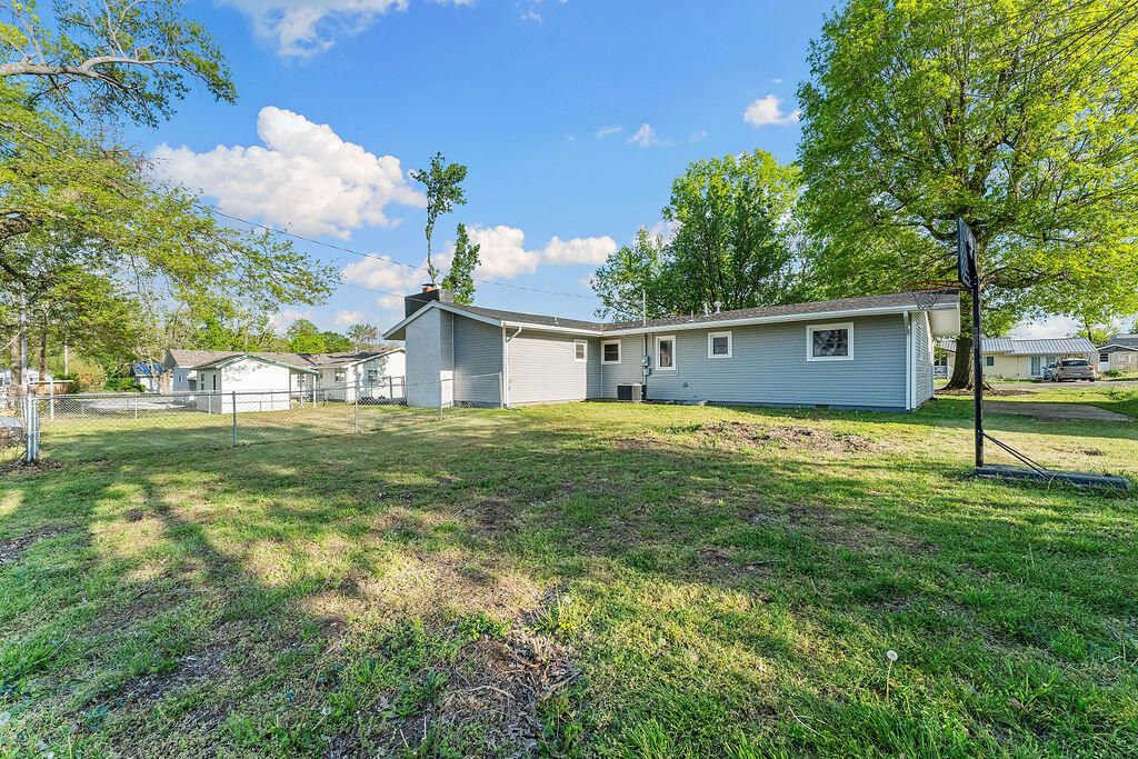 103 North Spring Street Property Photo 6