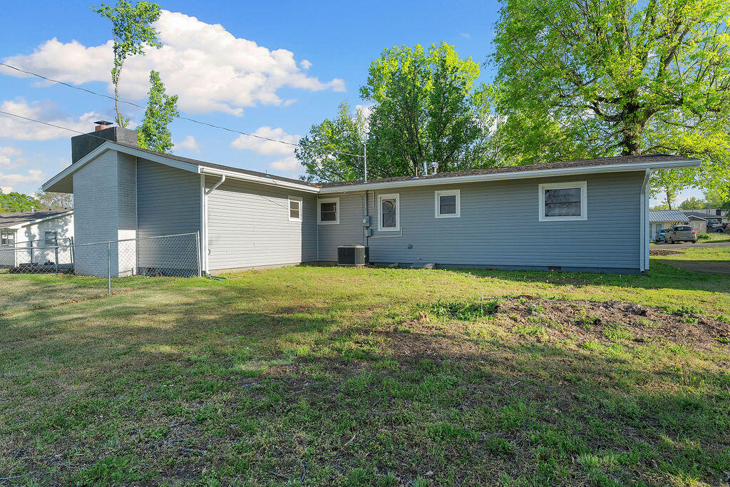 103 North Spring Street Property Photo 7