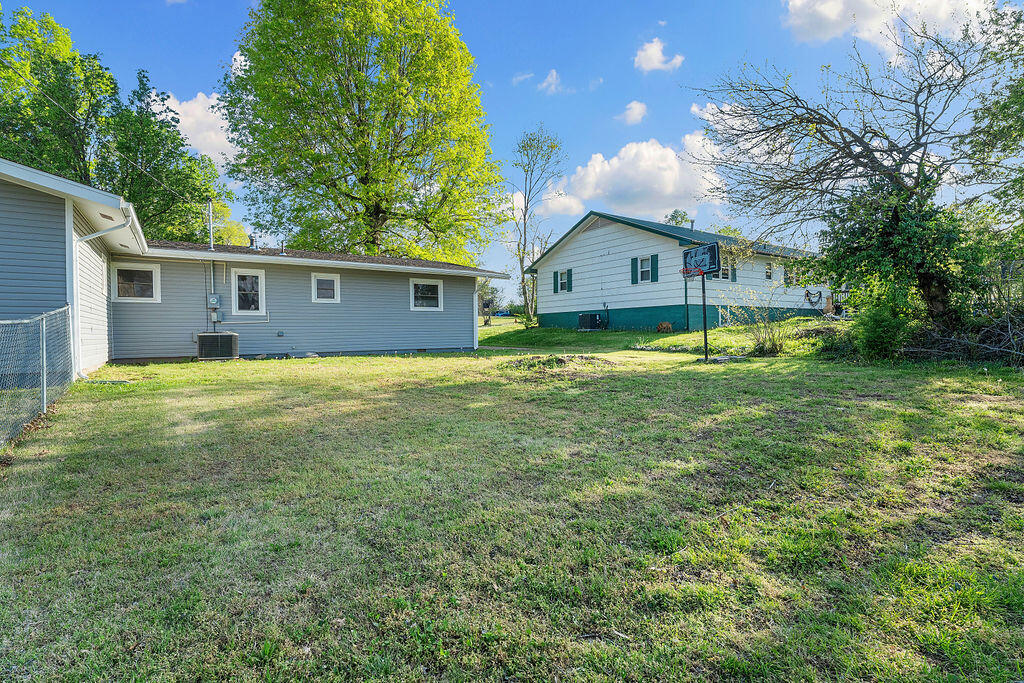 103 North Spring Street Property Photo 8