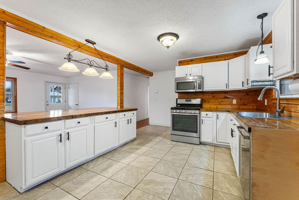 103 North Spring Street Property Photo 18