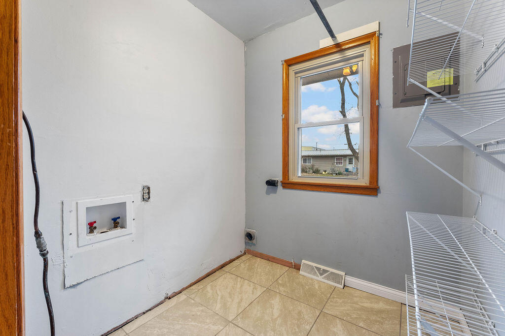 103 North Spring Street Property Photo 25