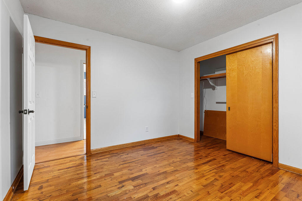 103 North Spring Street Property Photo 27