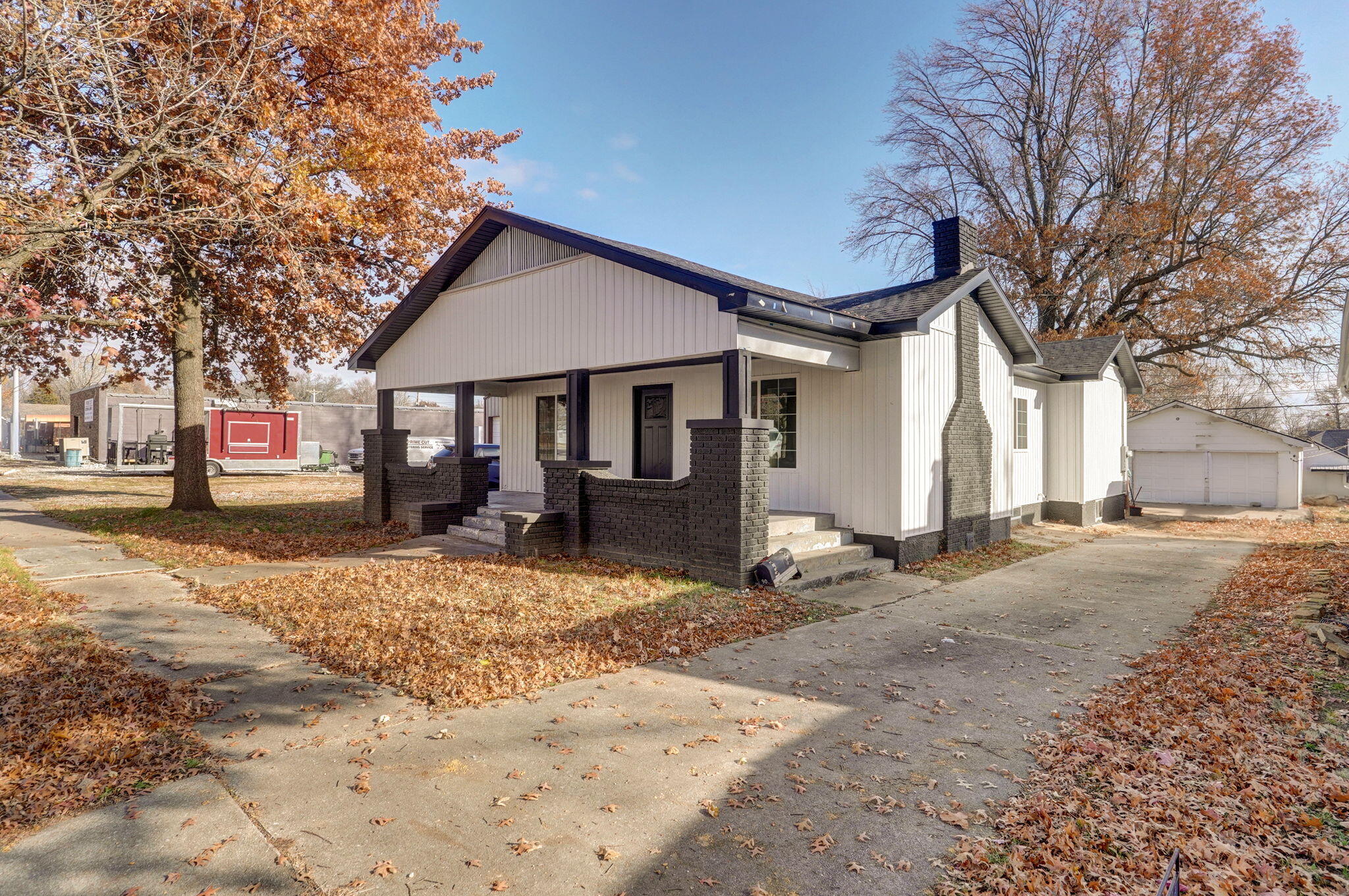 909 North Central Avenue Property Photo 1