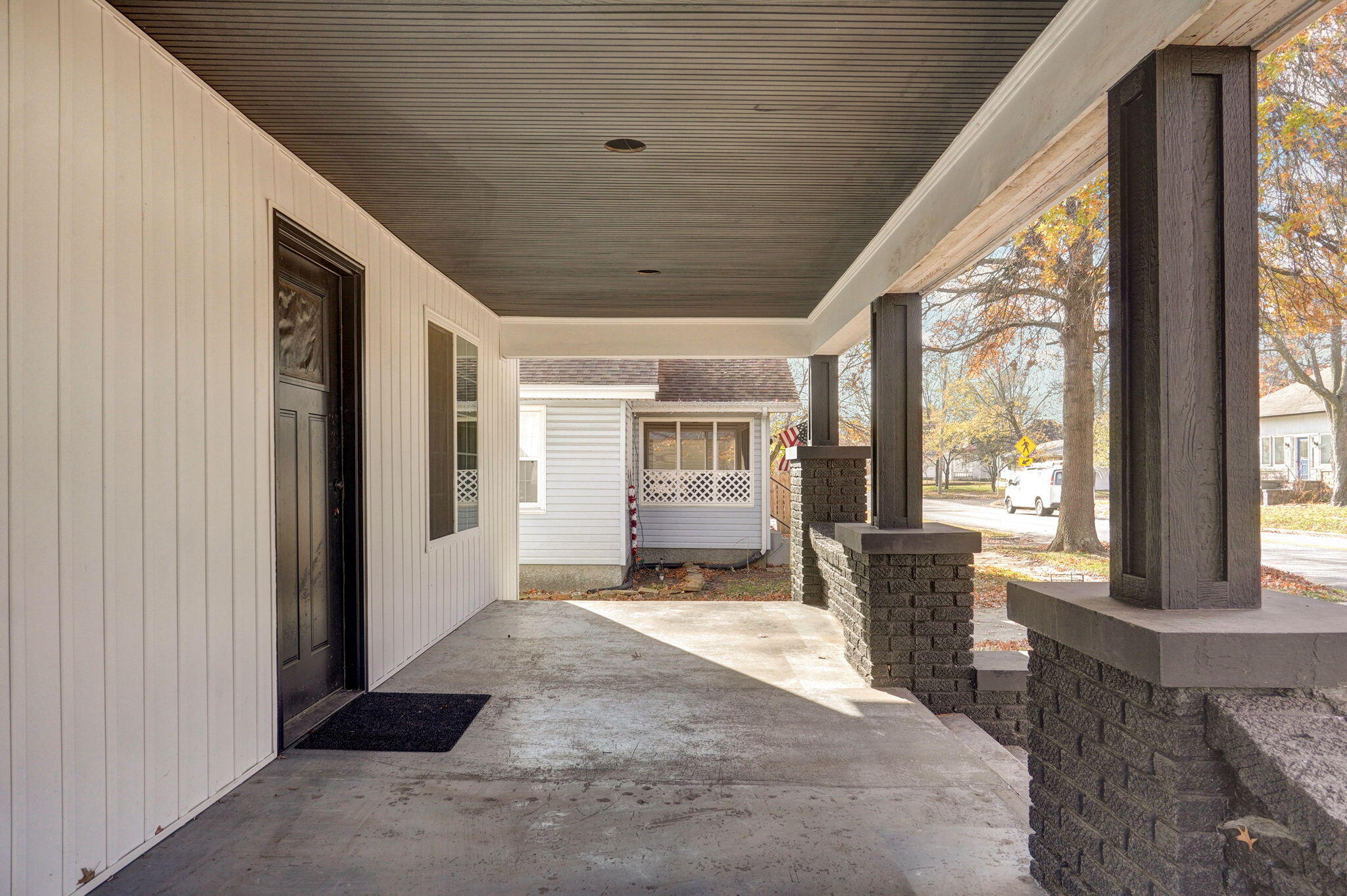 909 North Central Avenue Property Photo 2
