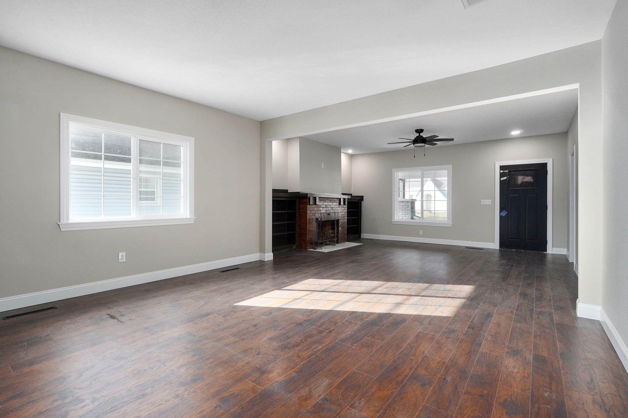 909 North Central Avenue Property Photo 5
