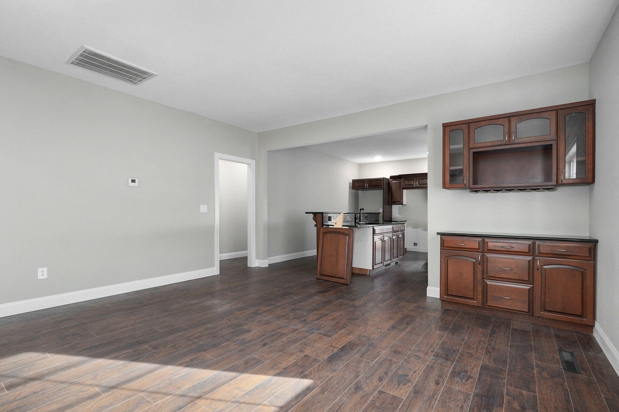 909 North Central Avenue Property Photo 6