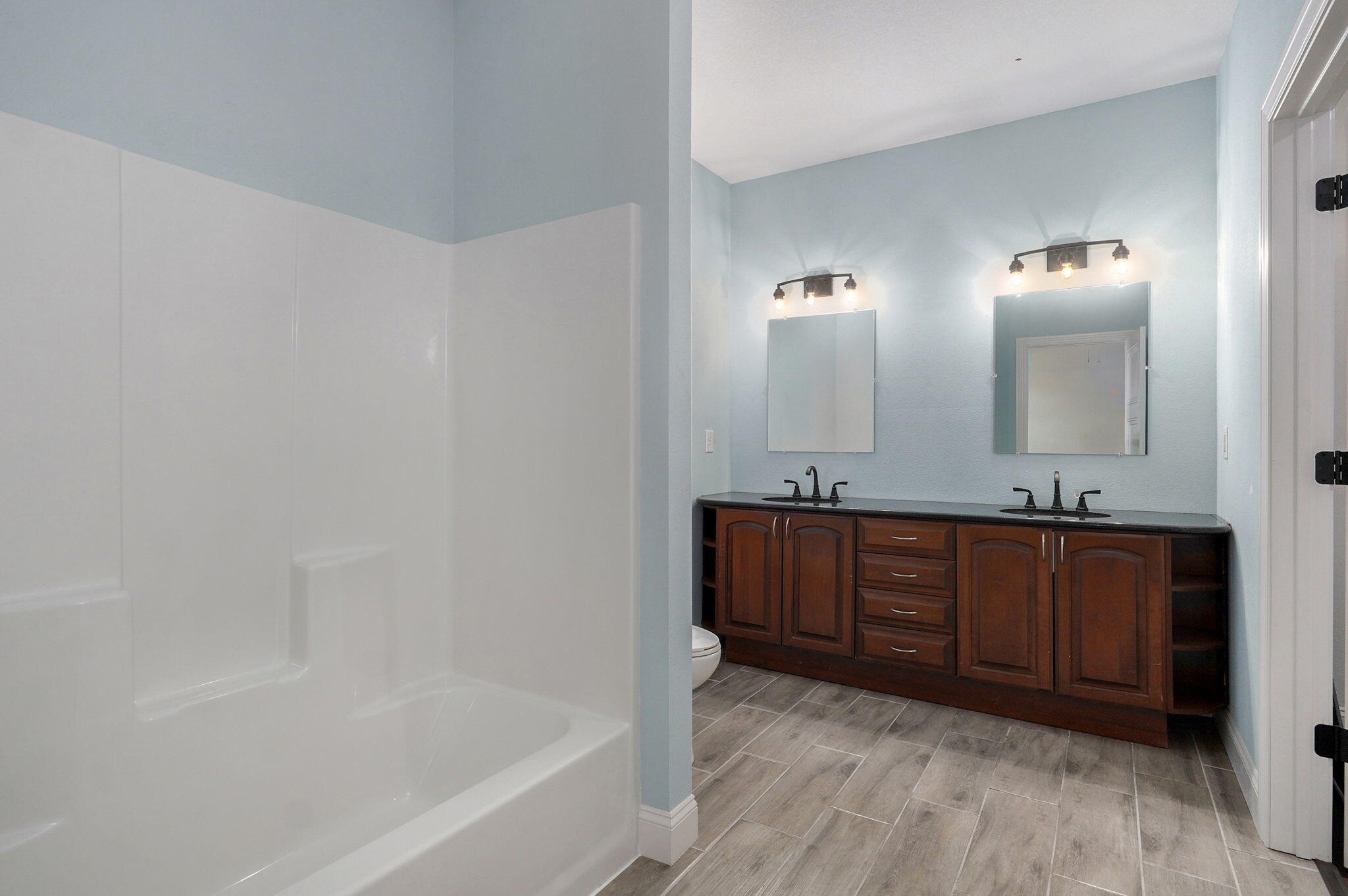 909 North Central Avenue Property Photo 16