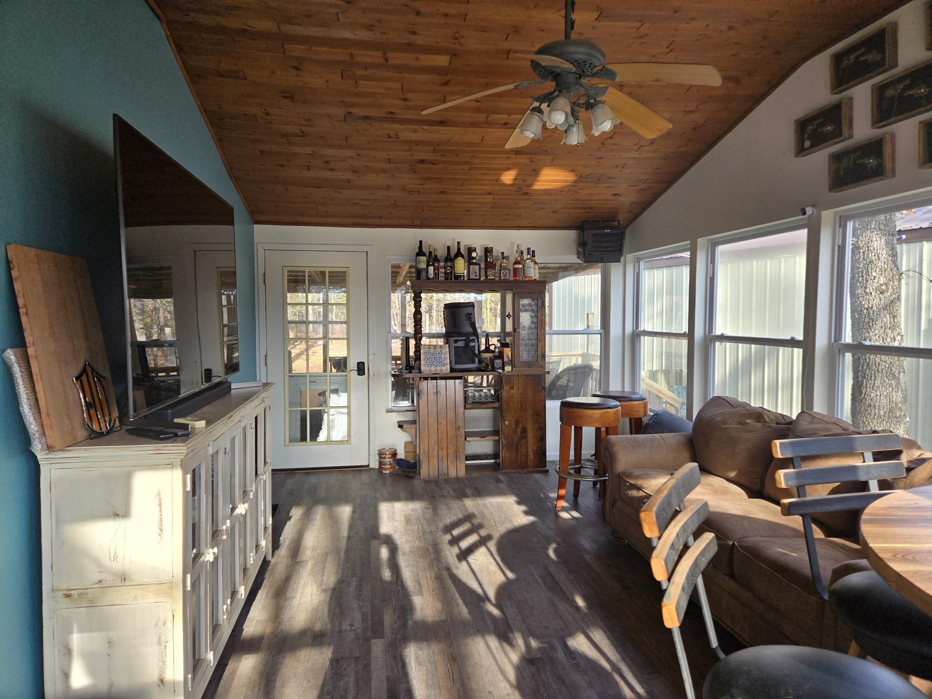 24752 Castle Road Property Photo 21