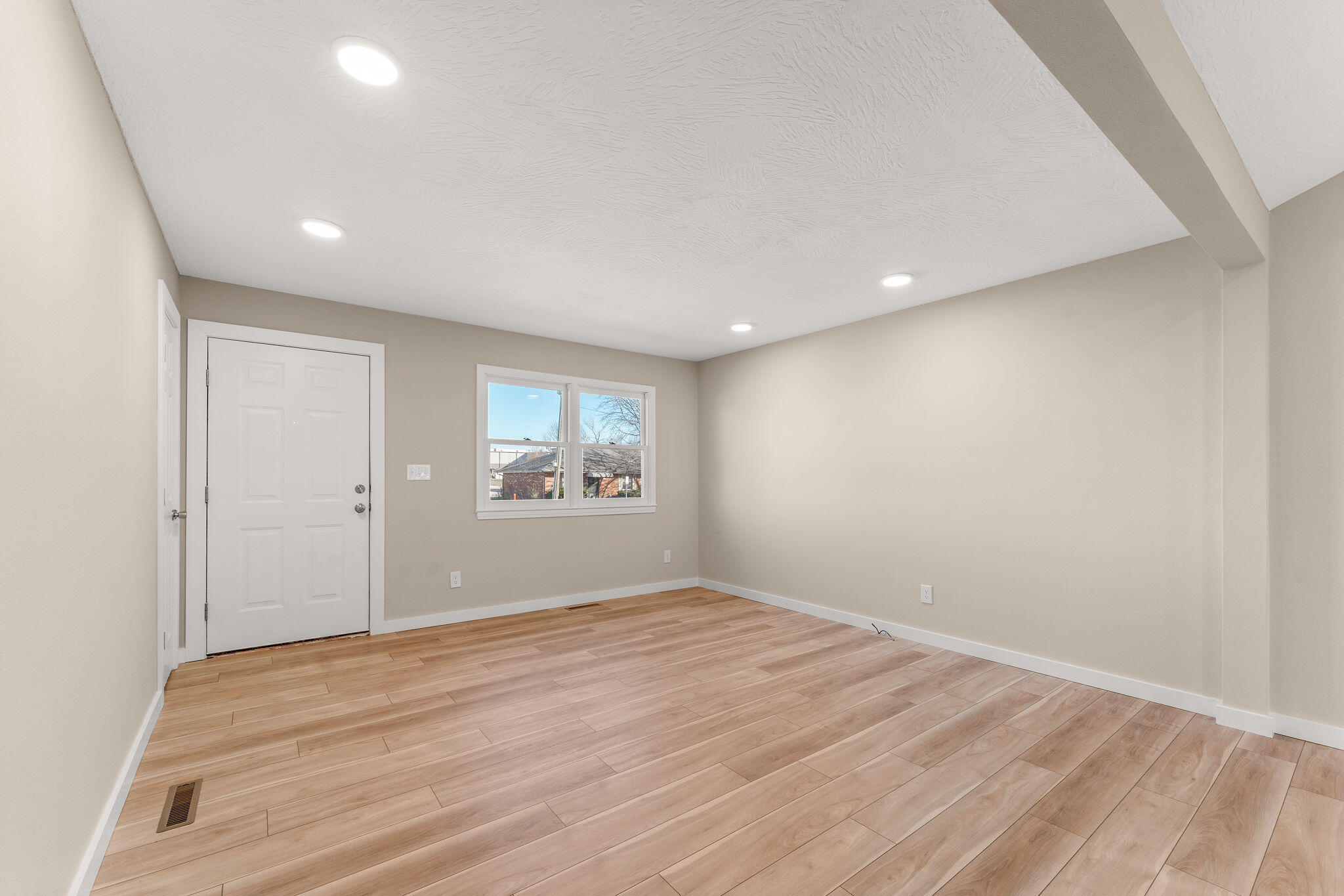 3315 South Delaware Avenue Property Photo 3