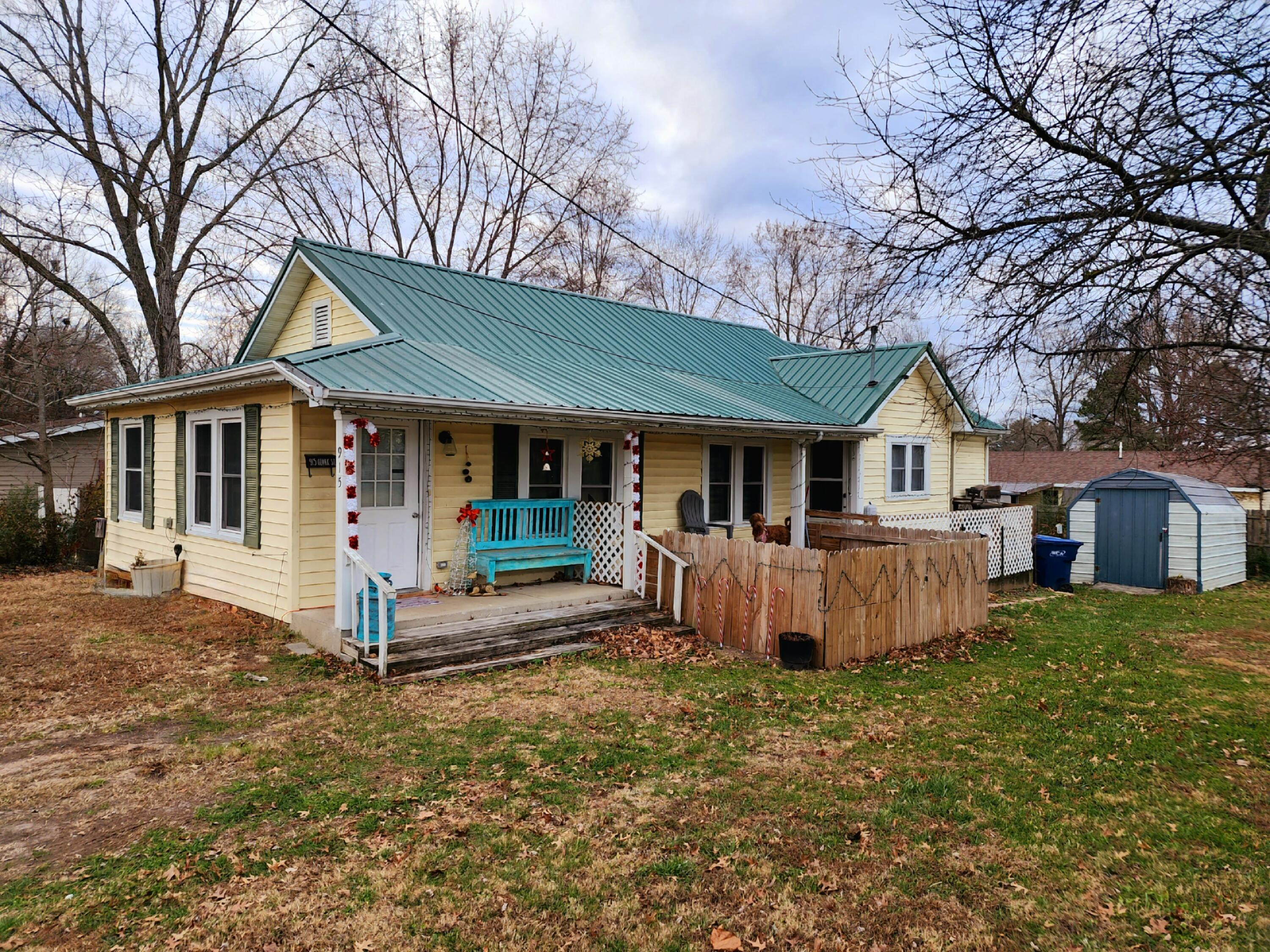 915 Ozark Street Property Photo