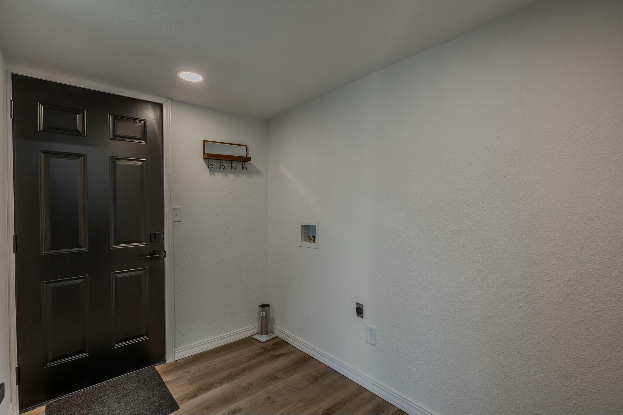 825 South Park Avenue Property Photo 5