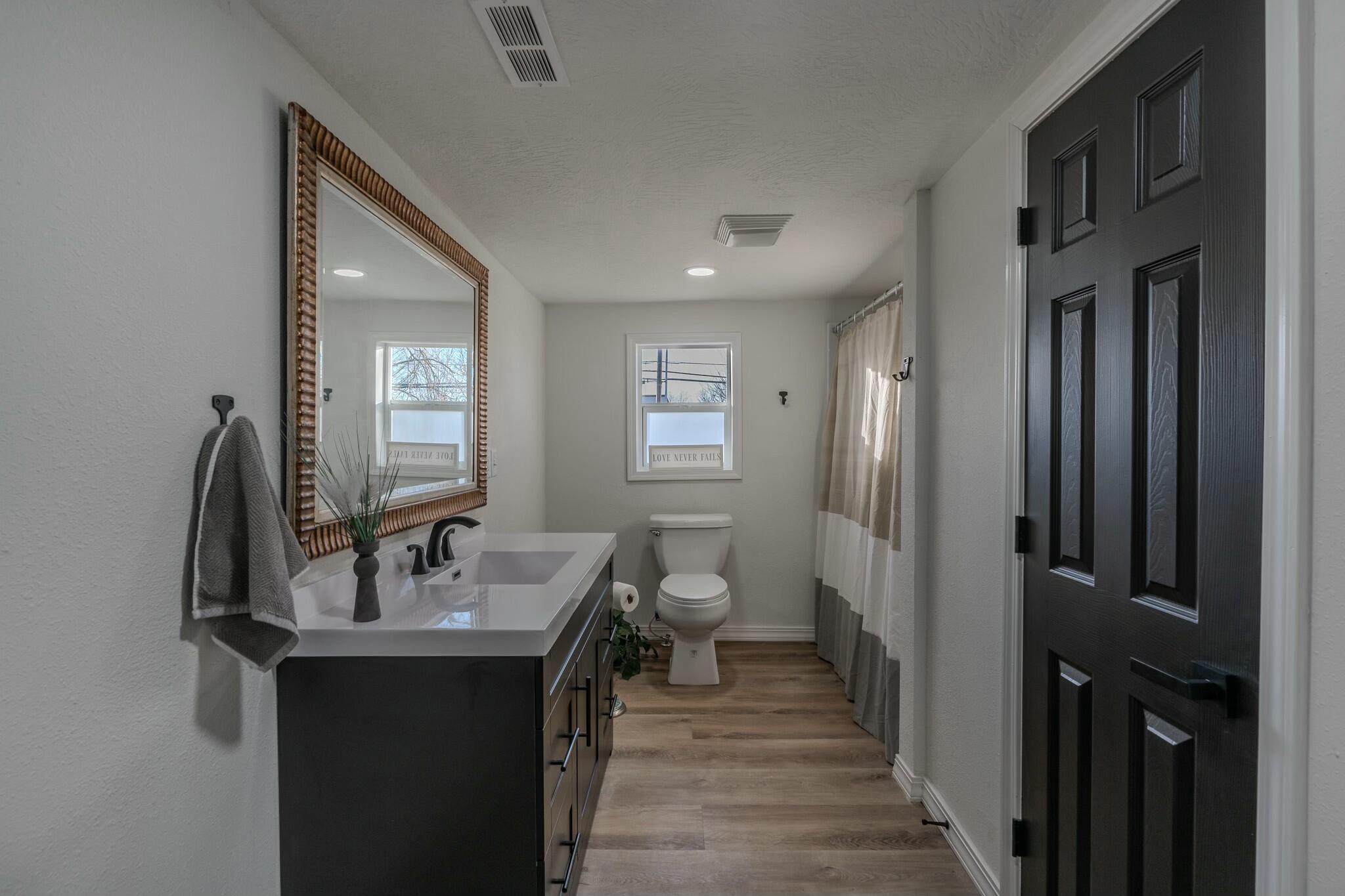 825 South Park Avenue Property Photo 8