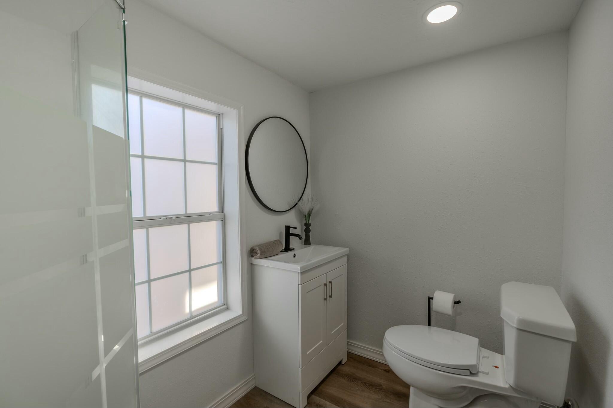 825 South Park Avenue Property Photo 10