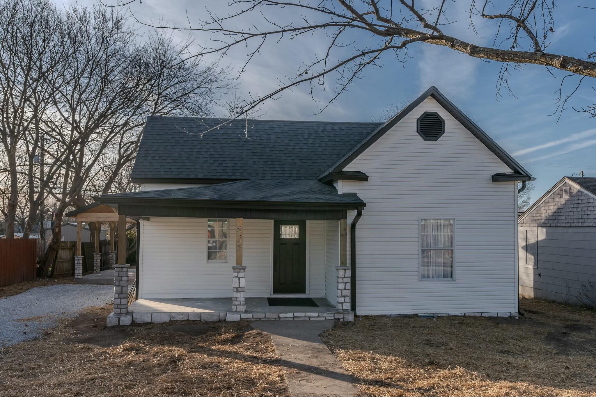 825 South Park Avenue Property Photo 11