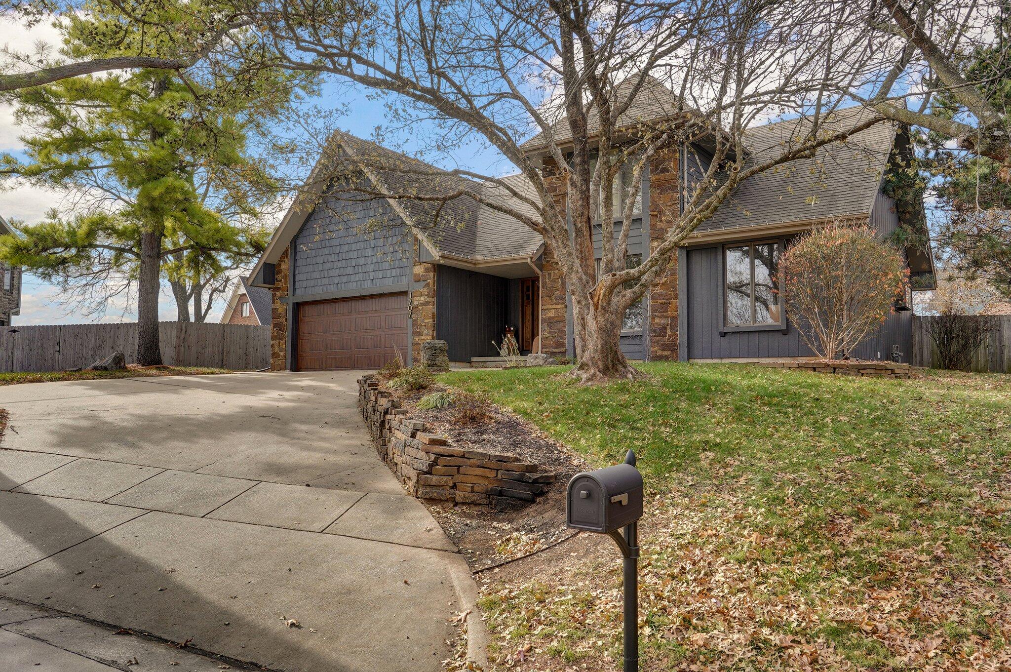 1707 South Chapel Drive Property Photo 1