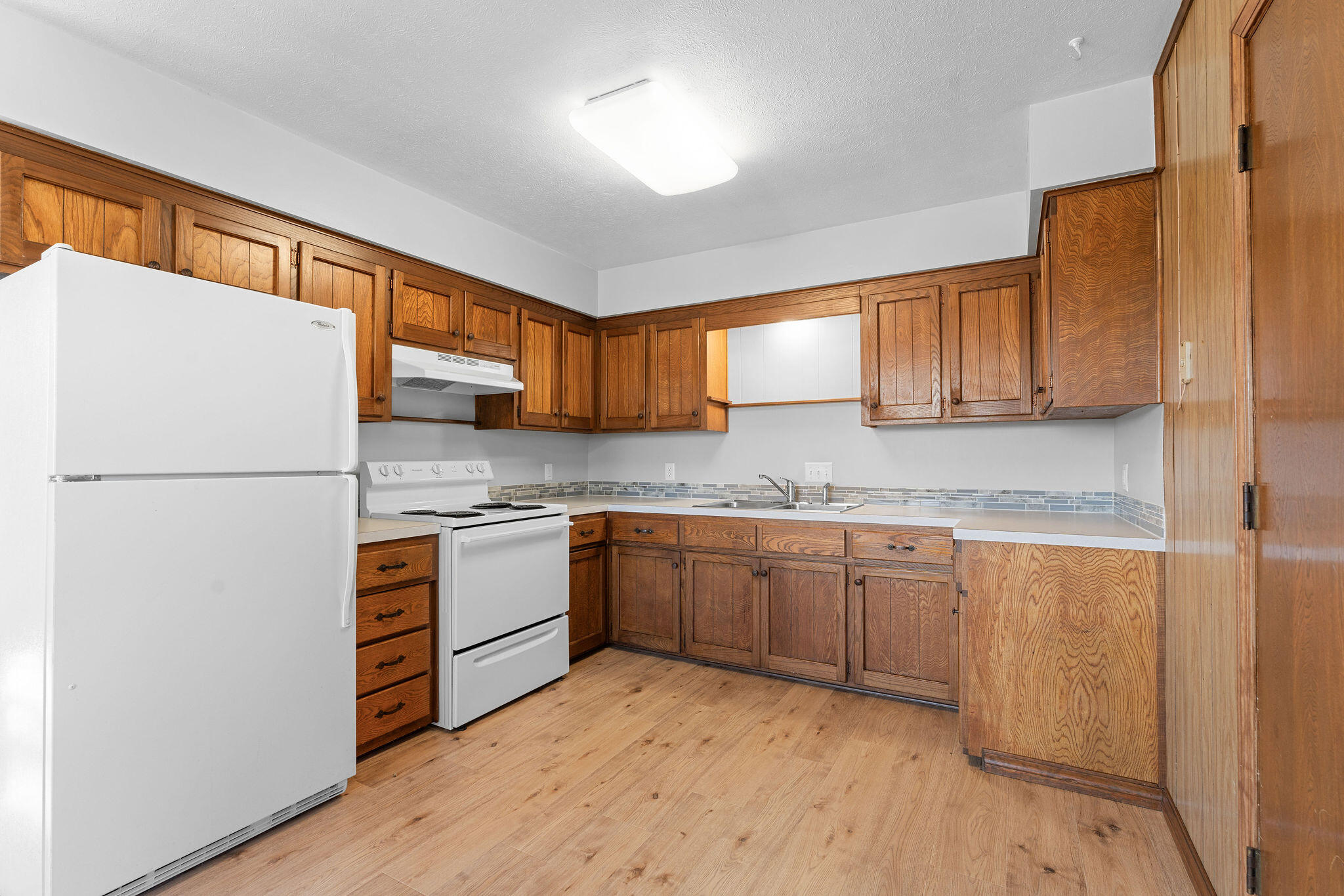 127 North Walnut Street Property Photo 14